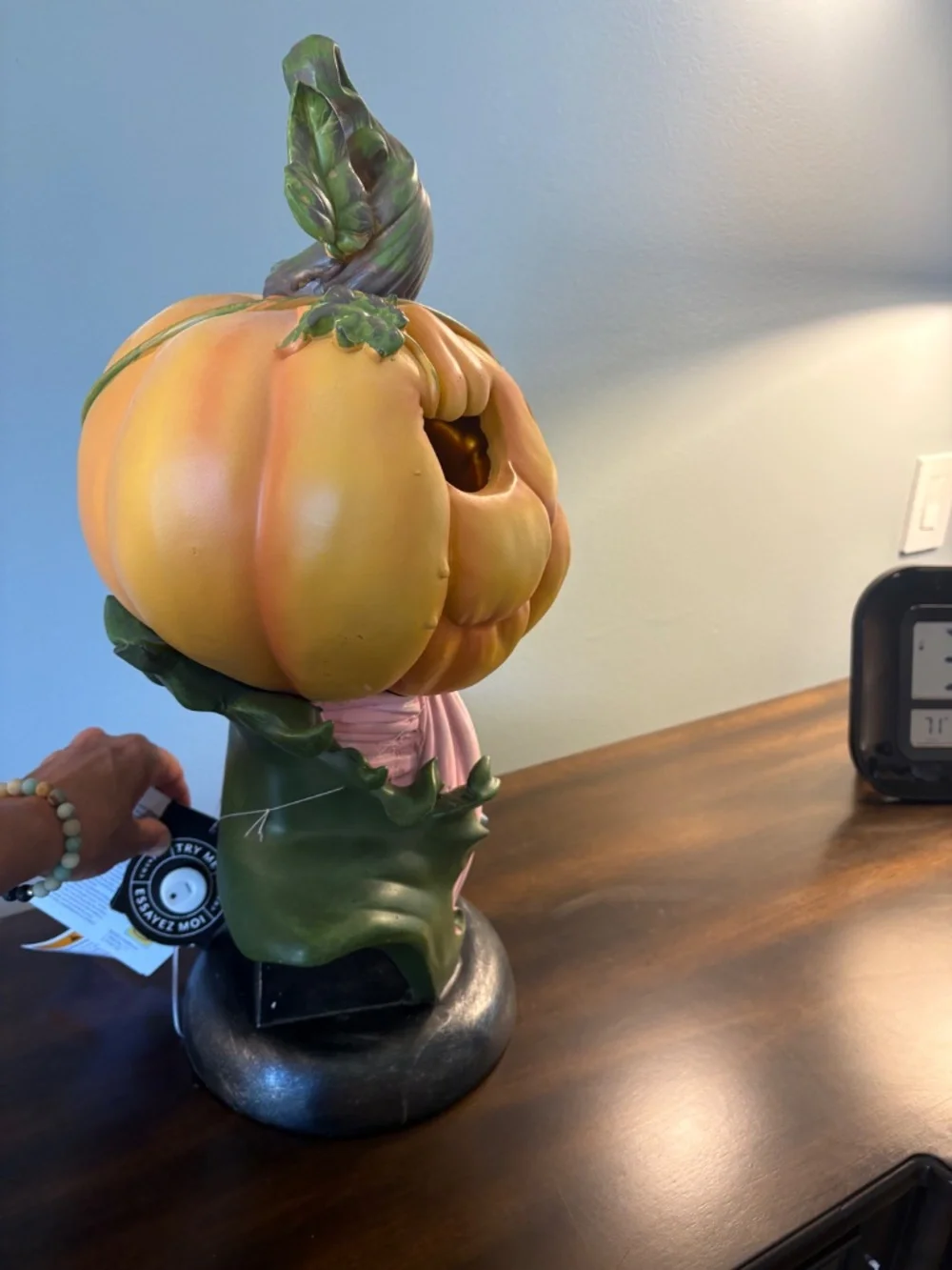 VIRAL HALLOW HOME Halloween Pumpkin Head Bust Eyeball Decor Sculpture